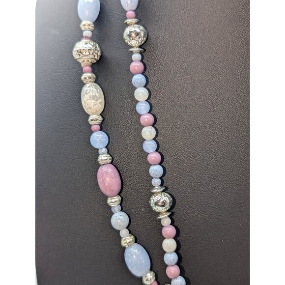 Mixed Lot of Two Blue Lavender Silver Tone Necklaces & Matching Clip On Earrings - Picture 4 of 7